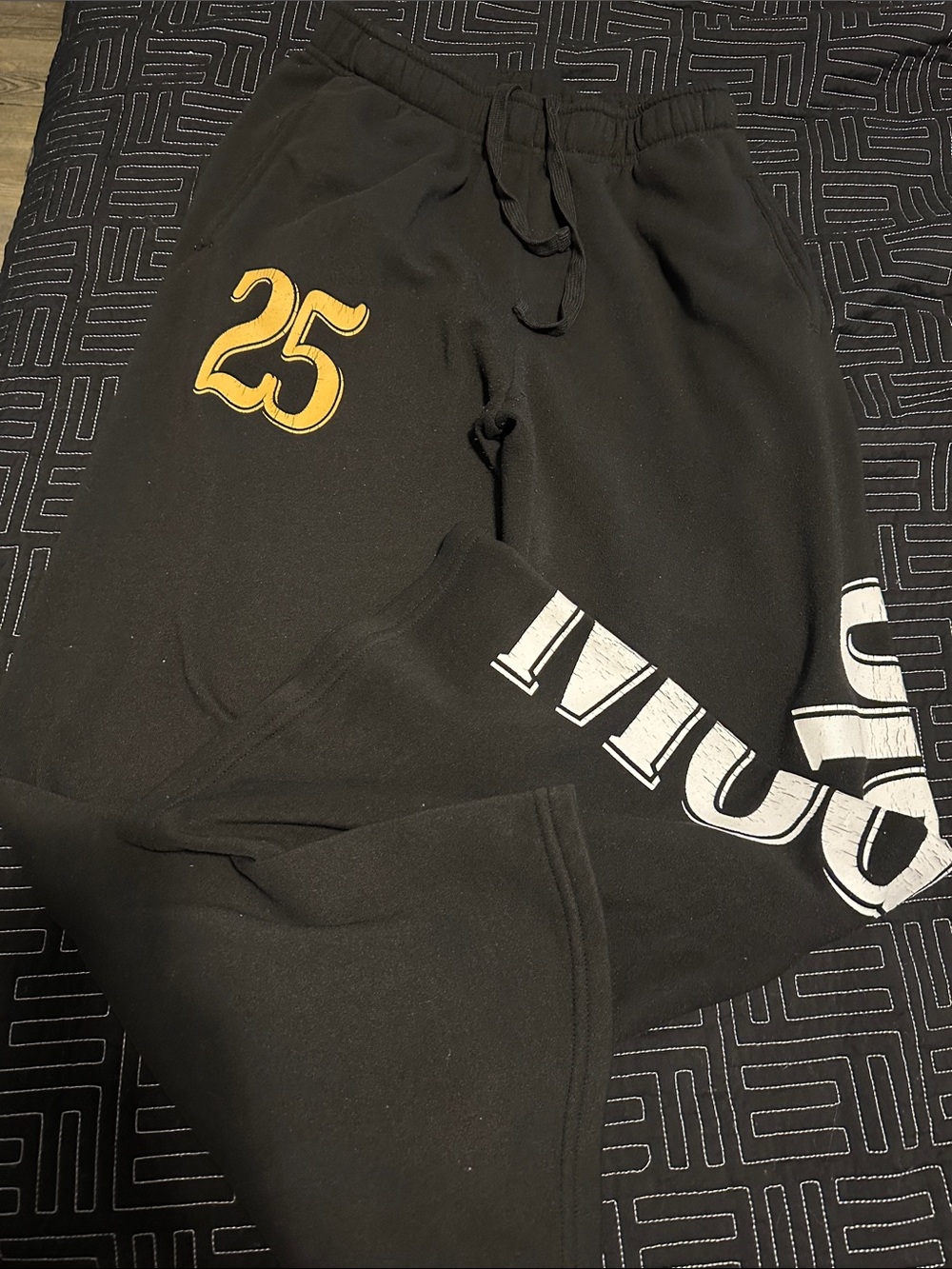 Modelo Sweatpants - Picture 2 of 6